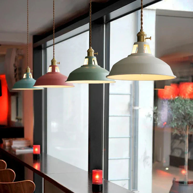 Luminat | LED-Pendelleuchte – Nordische Industrielle Lampe im Retro-Design, Bunte Farboptionen, Modernes Statement für Wohnzimmer, Esszimmer & Kinderzimmer