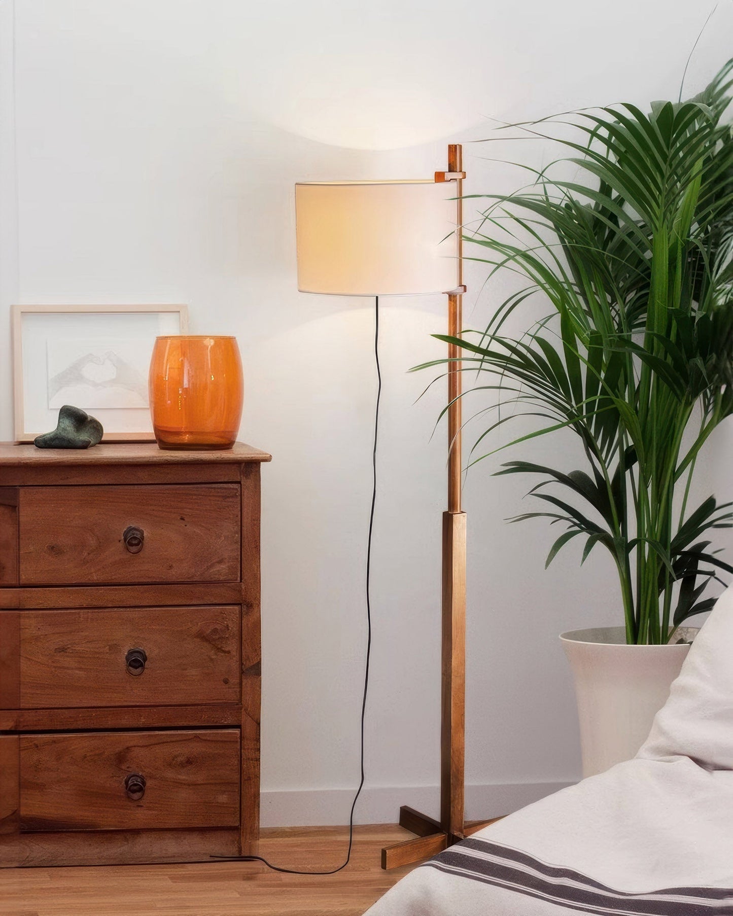 EternaLuxe Stehlampe | Minimalistischer Luxus für Ihr Zuhause