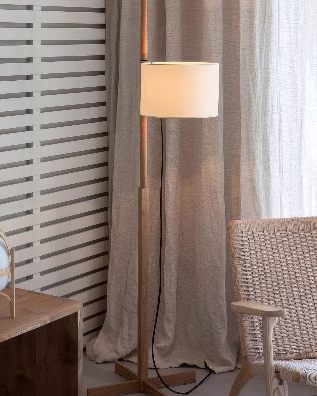EternaLuxe Stehlampe | Minimalistischer Luxus für Ihr Zuhause