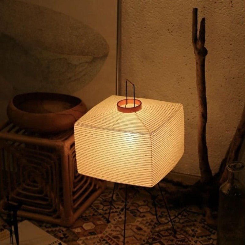 HikariStil Stativ-Stehlampe | Japanische Ästhetik für Ihre Räume
