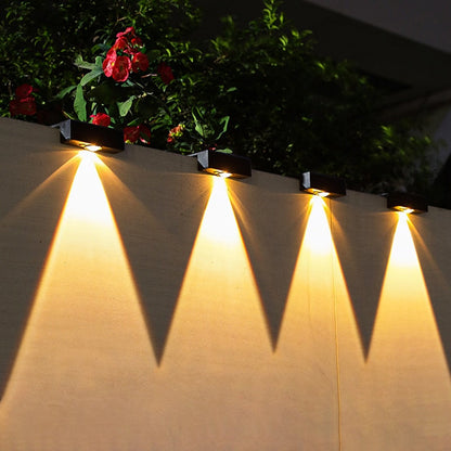 LichtWacht Solar | 4er-Pack Elegante Wetterfeste Außenleuchte - Stilvolle Sicherheit für Ihren Außenbereich