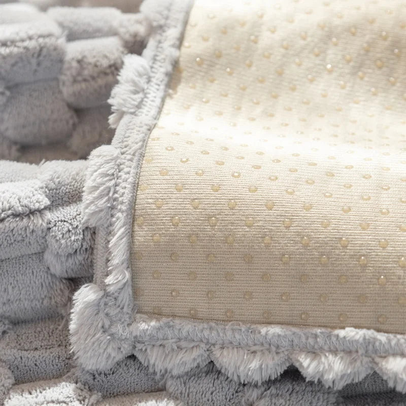 SnuggleFleece | Sofaüberwurf – Plüsch mit Anti-Rutsch-Funktion für Ecksofa 4