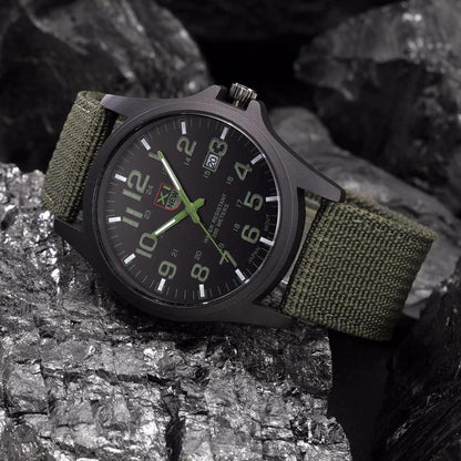 Taktor | Herrenuhr – Robuste Militär-Armbanduhr mit Wasserbeständigkeit und Stoppuhr 0
