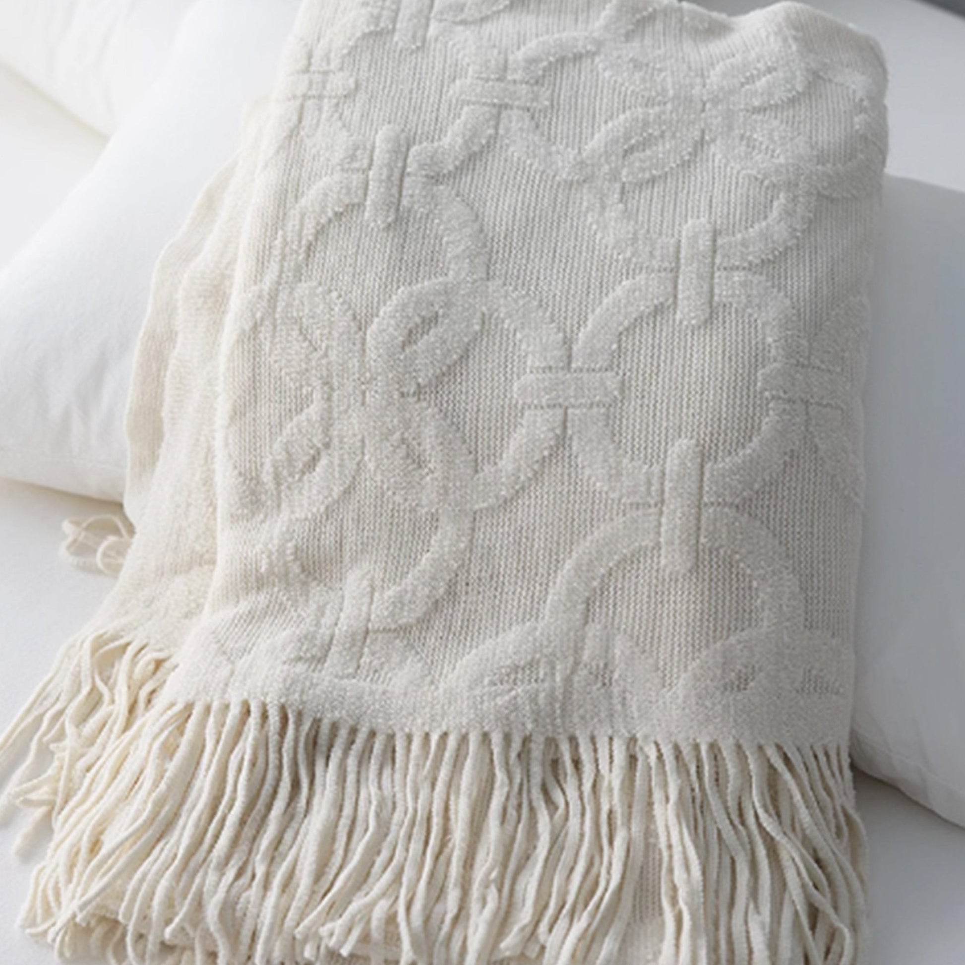 Veloria | Wurfdecke – Elegantes Design mit Fransen für stilvolle Wohnräume 5