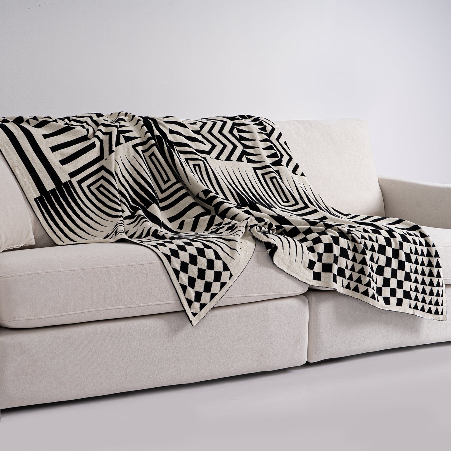 Veltara | Wurfdecke – Luxuriöses Acrylfaser-Material mit Geometrischem Muster 2
