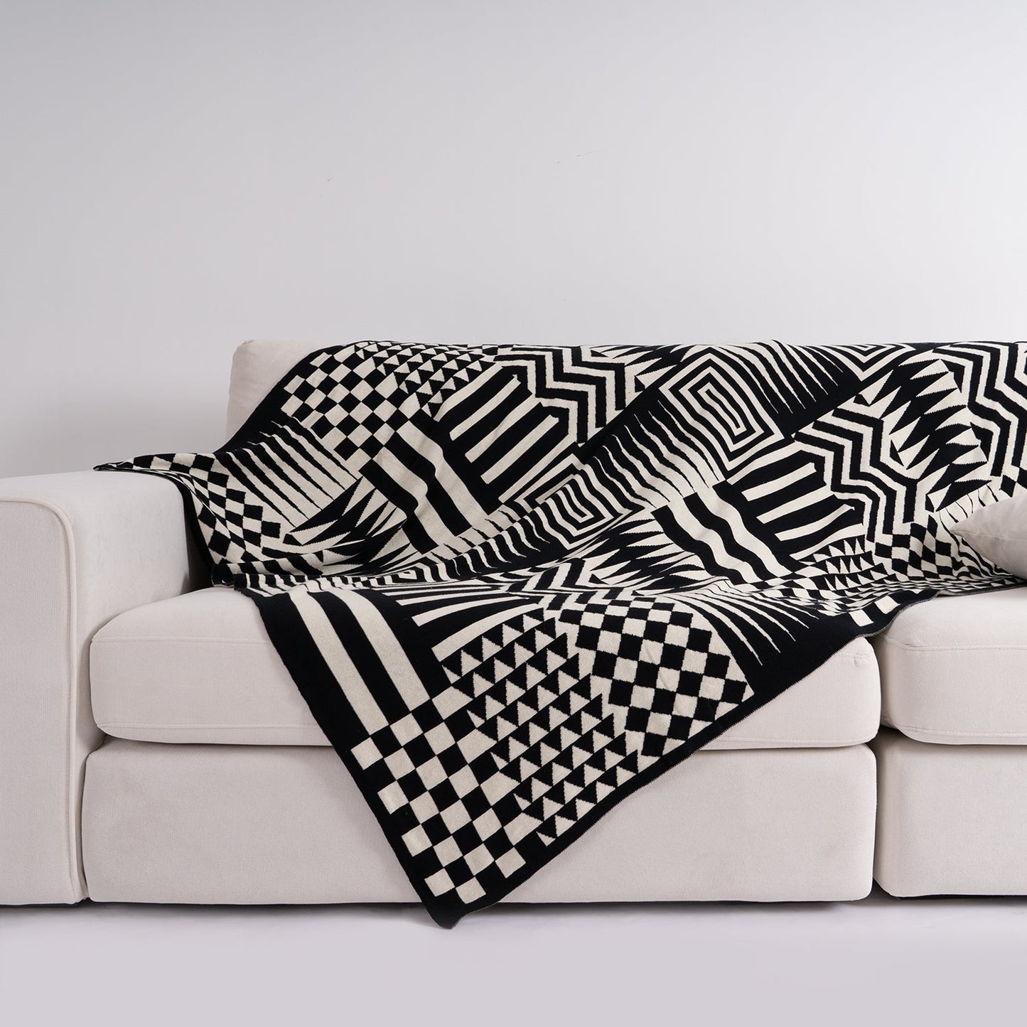 Veltara | Wurfdecke – Luxuriöses Acrylfaser-Material mit Geometrischem Muster 6