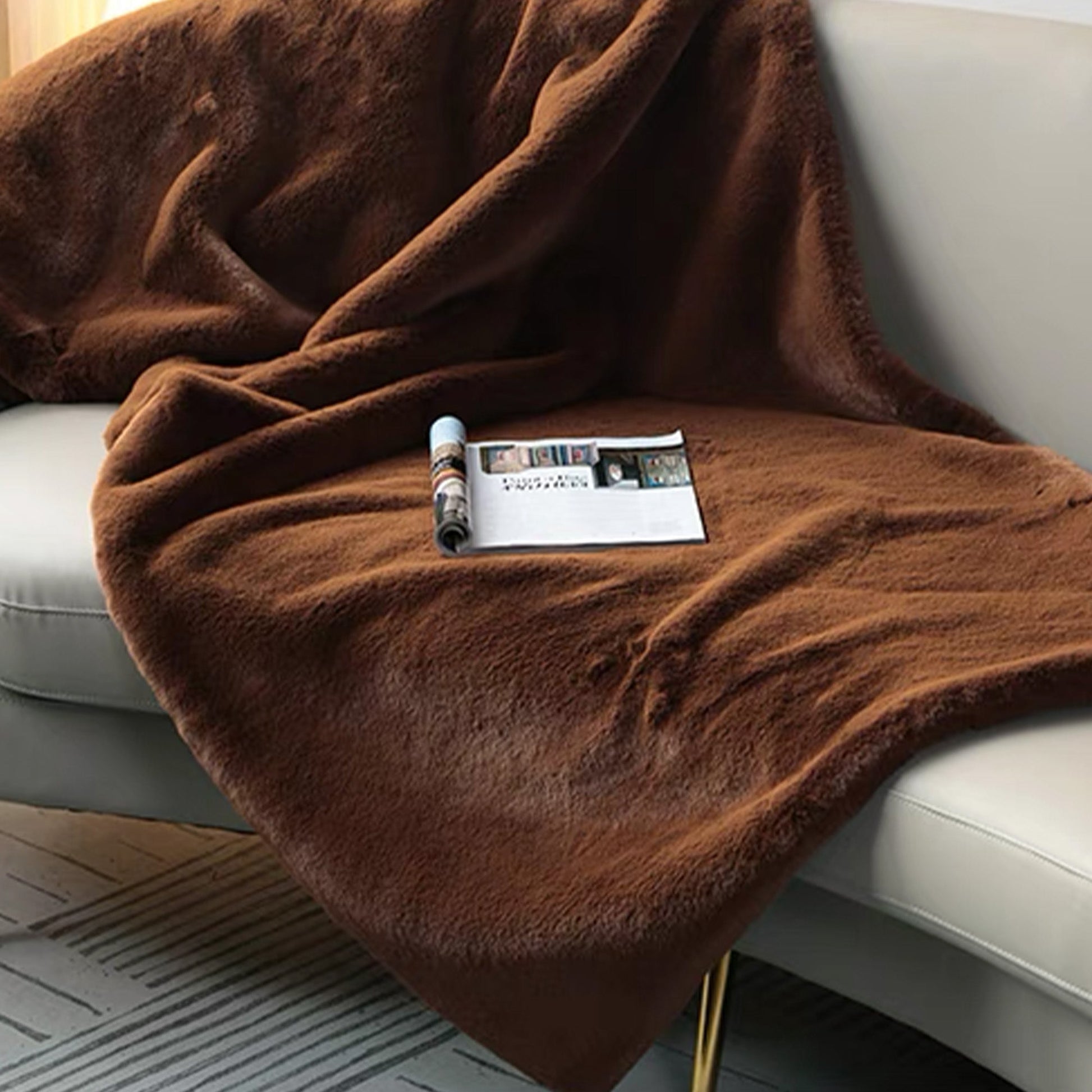 Velvoria | Wurfdecke – Luxuriöse Chenille für Wärme und Eleganz 3