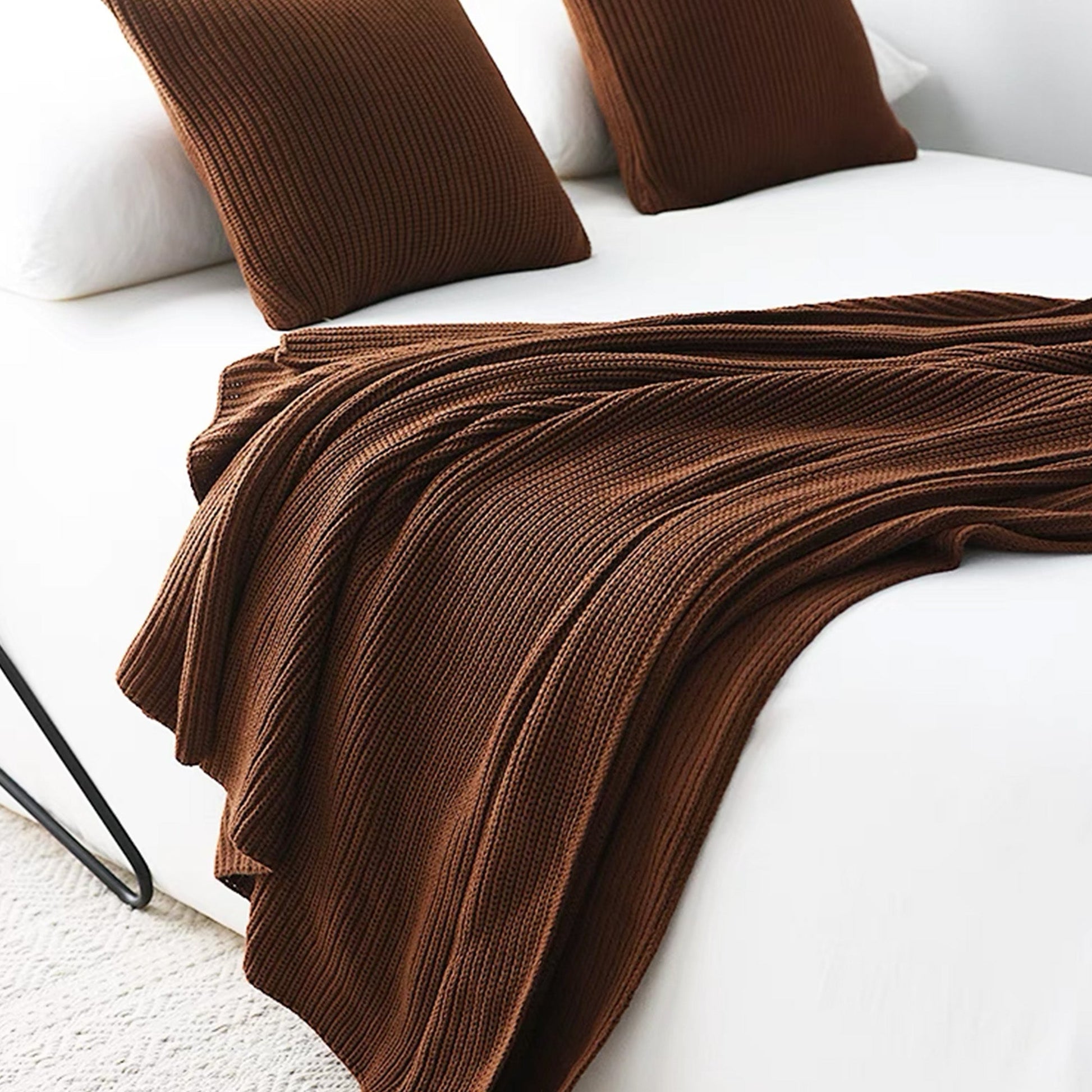 Warmora | Strickwurfdecke – Elegante, gerippte Textur für Gemütlichkeit 0