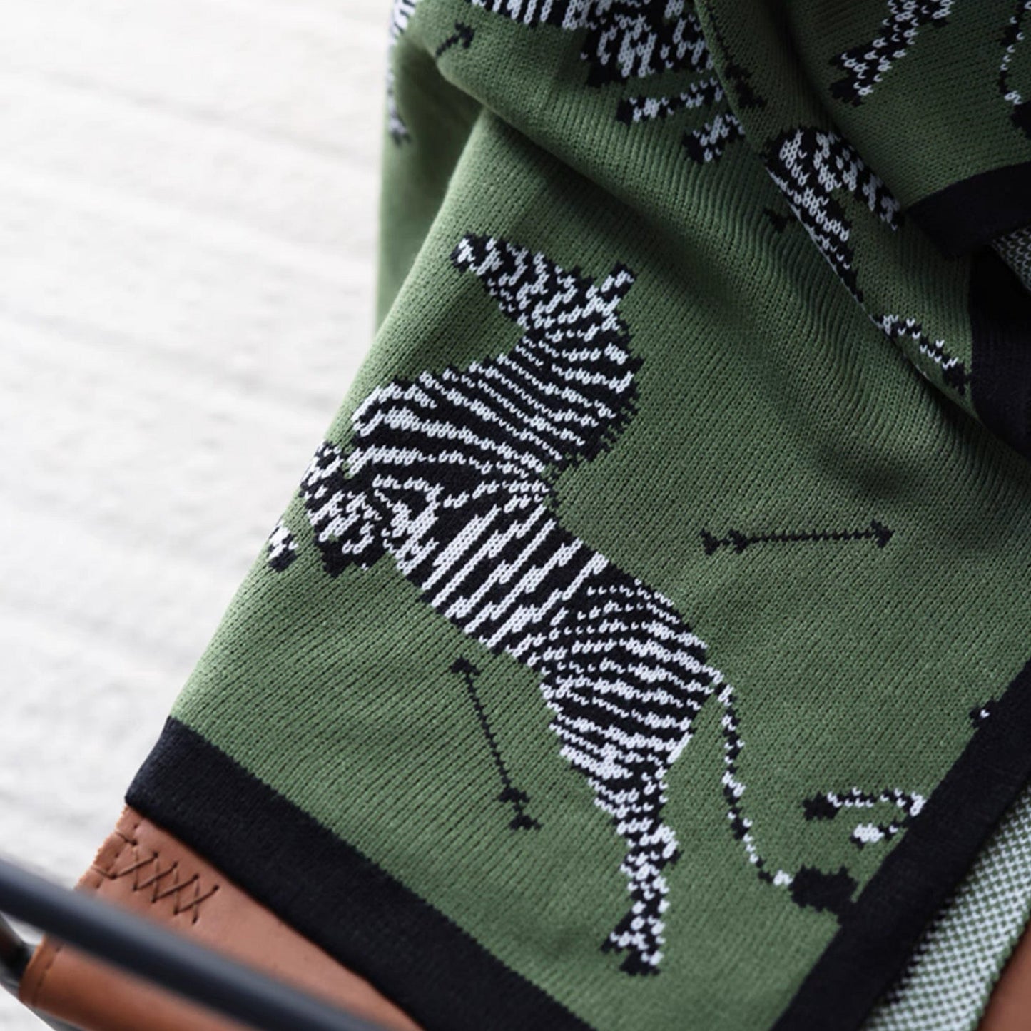 Zebralis | Wurfdecke – Wildes Zebra-Design für Abenteuerflair 3