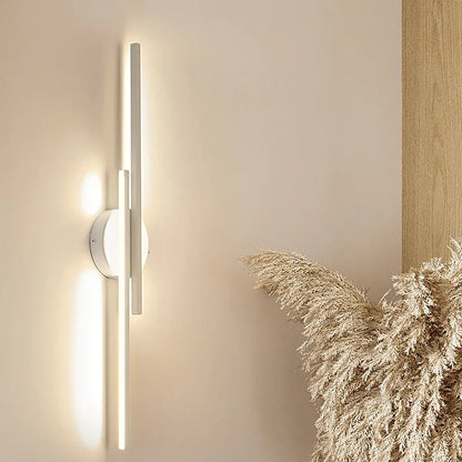 LichtFlair | Modern LED Wandleuchte Twin Linear Schwarz/Weiß Metall Schlafzimmer