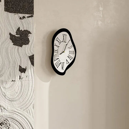 Moderne Surreale Wanddekoruhr │ Salvador Garden Dali Design mit Römischen Ziffern