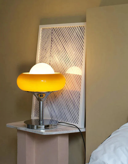 VitaGlow | Retro Tisch- & Stehlampe aus Milchglas und Chrom –  Rot/Gelb