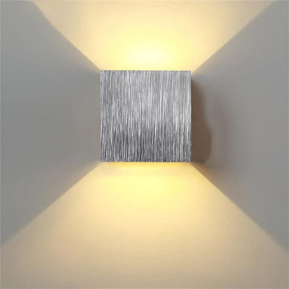 Kubik | Quadratische Wandapplique – Moderne LED-Wandleuchte aus Aluminium in Schwarz, Gold & Silber