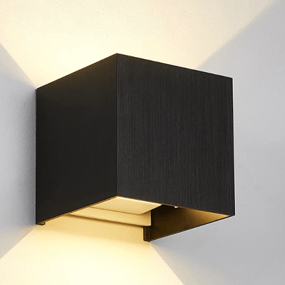 Kubik | Quadratische Wandapplique – Moderne LED-Wandleuchte aus Aluminium in Schwarz, Gold & Silber