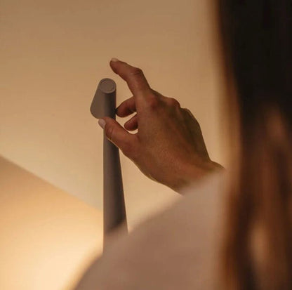 AuroraTouch | LED-Tischlampe – Kabellose Nordic Minimalistische Touch-Lampe mit 3-Stufen-Dimmung für Wohnzimmer, Schlafzimmer & Büro, Akku bis 10h