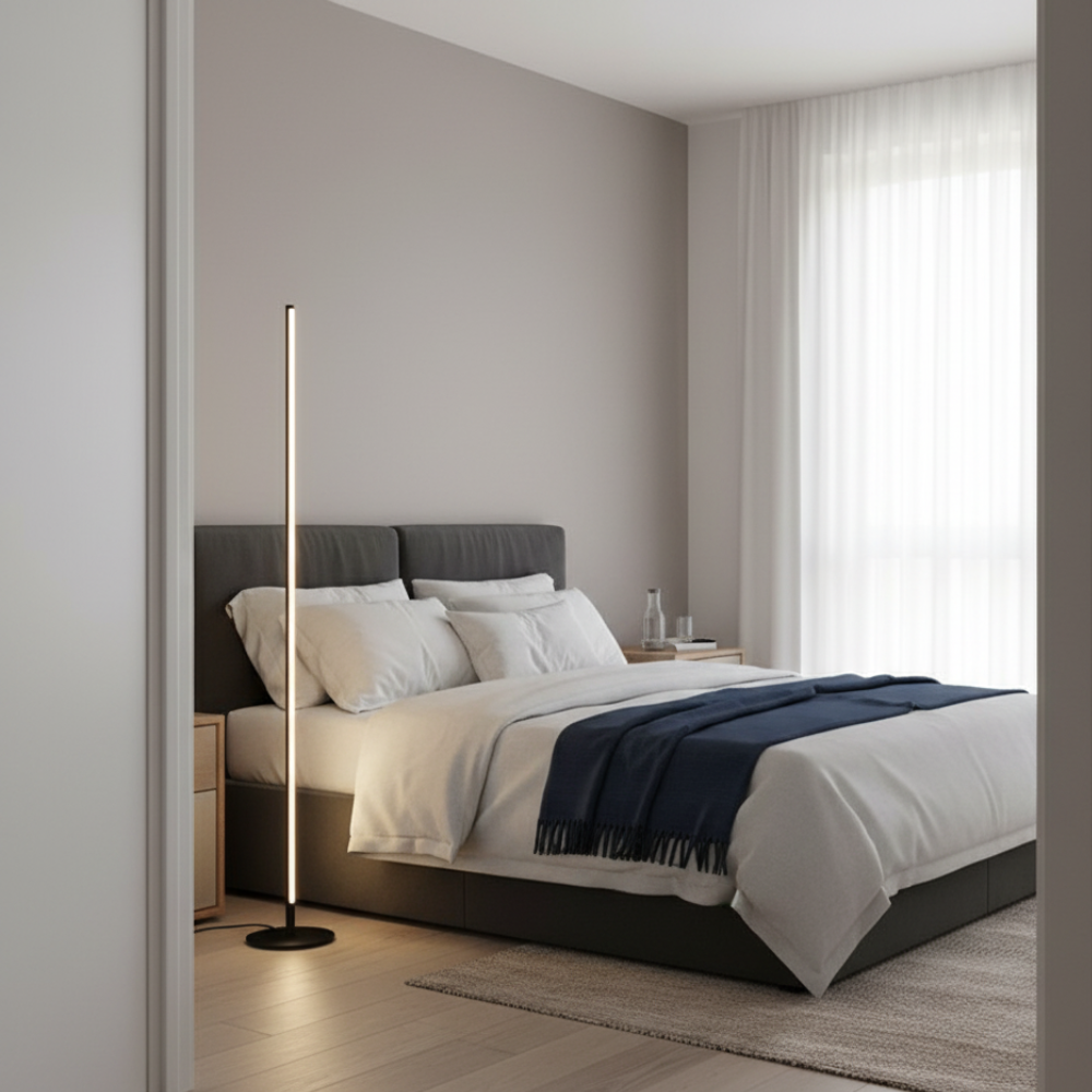 Thaloria | Moderne LED-Stehleuchte – Dimmbar mit Fernbedienung, Schwarz, Gold, Silber, H:150cm