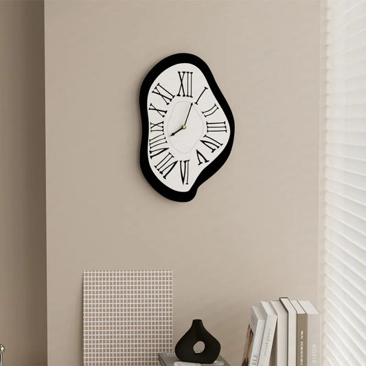 Moderne Surreale Wanddekoruhr │ Salvador Garden Dali Design mit Römischen Ziffern