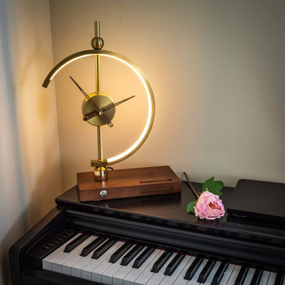 LumoChron | Elegante Lampenuhr mit Integriertem Ladegerät